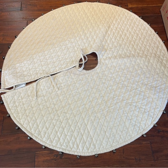 Pottery Barn quilted wool blend tree skirt with sleigh bellls